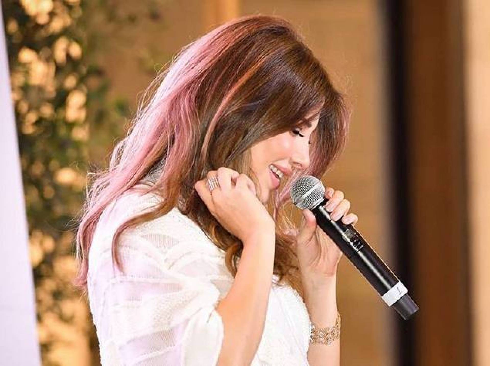 See Nancy Ajram's program showing her pregnancy, this is the cost - Dot Emarat